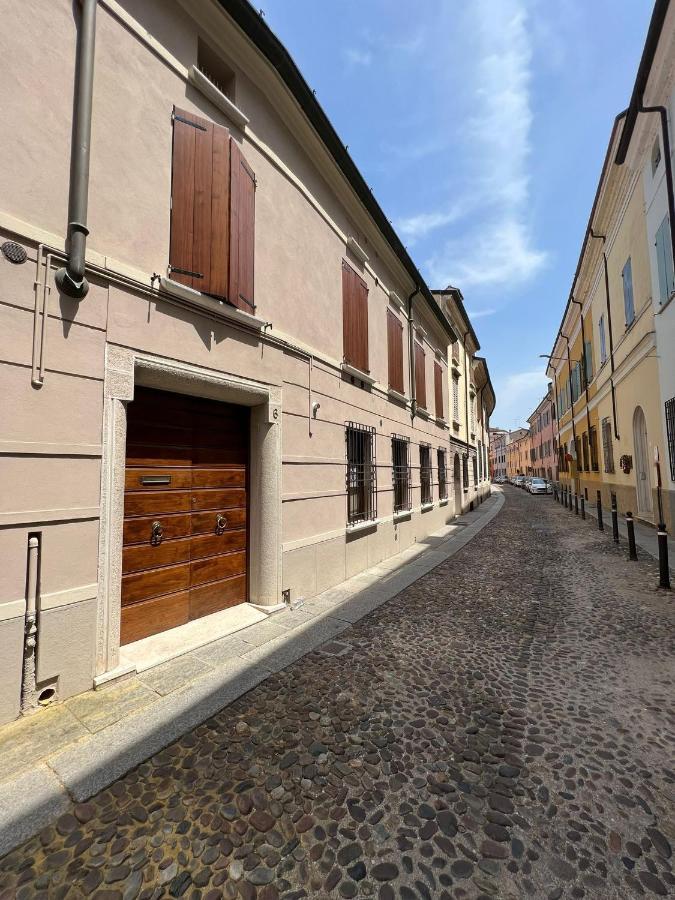 Il Salotto Sul Rio Διαμέρισμα Μάντοβα Εξωτερικό φωτογραφία